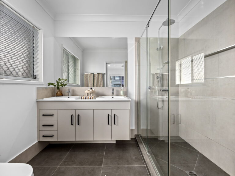 8 Forbes Court, Collingwood Park QLD 4301