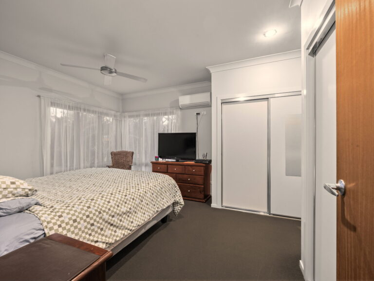 2 Sirmione Court, Raceview, QLD 4305