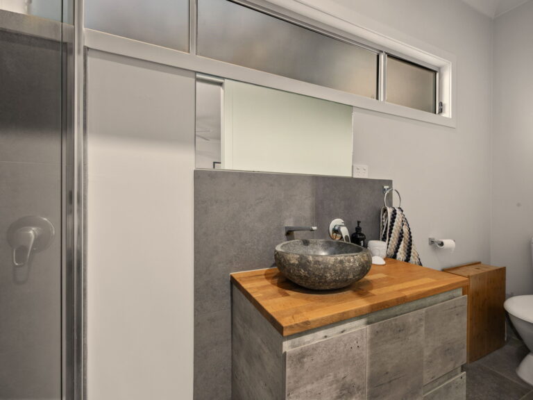 2 Sirmione Court, Raceview, QLD 4305