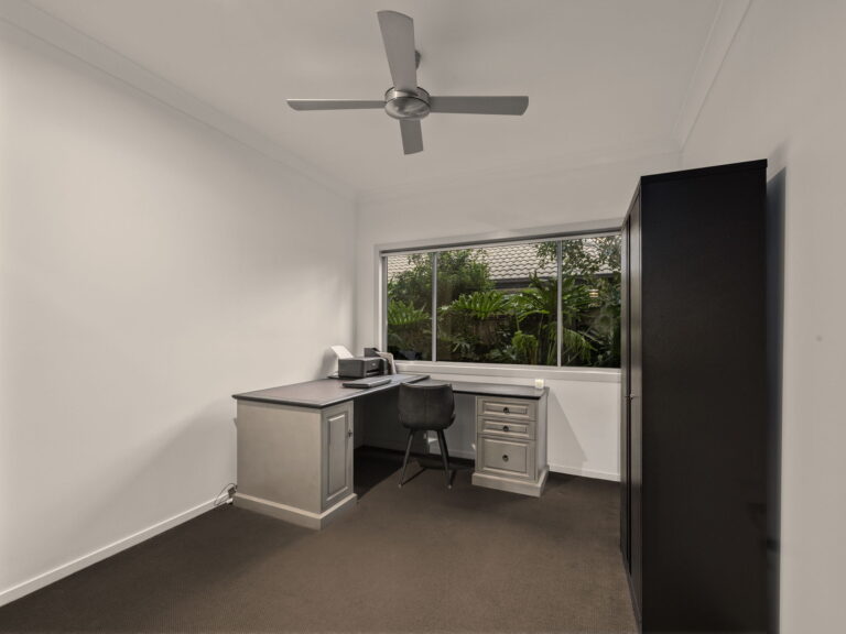 2 Sirmione Court, Raceview, QLD 4305