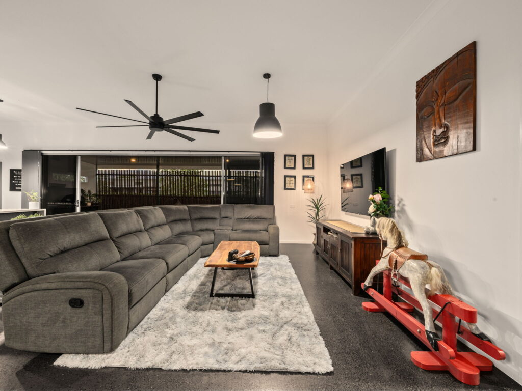 2 Sirmione Court, Raceview, QLD 4305