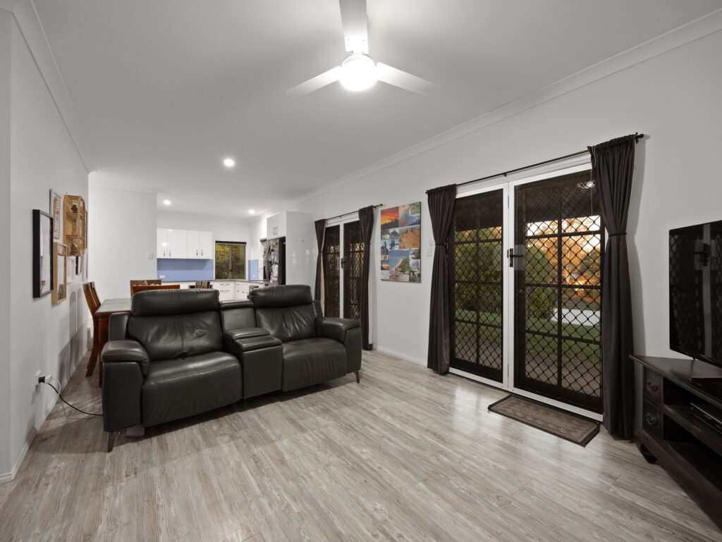 House-R2-4989179