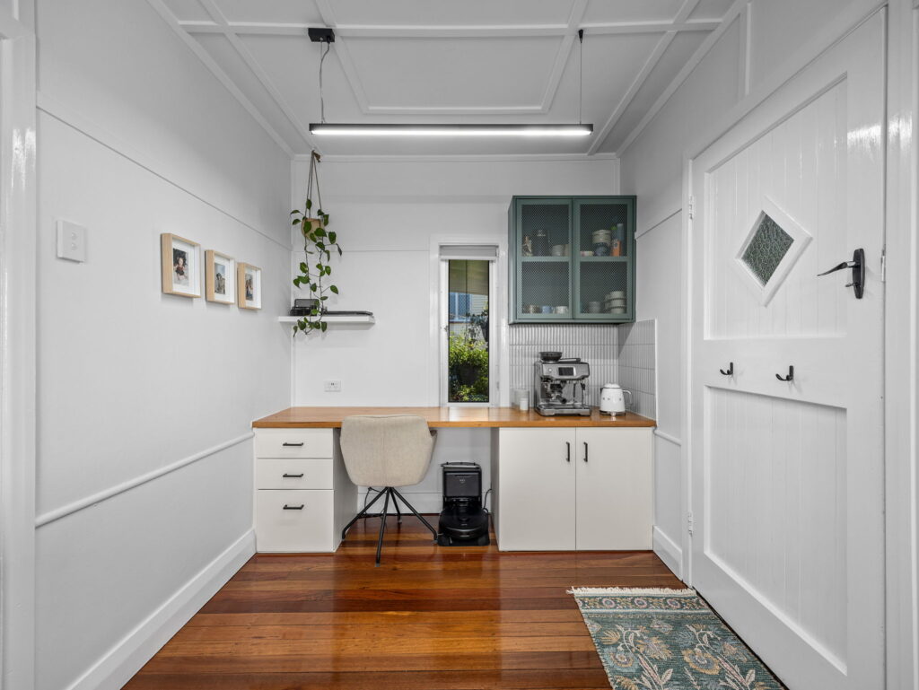 7 Mcmahon Street, Bundamba, QLD 4304