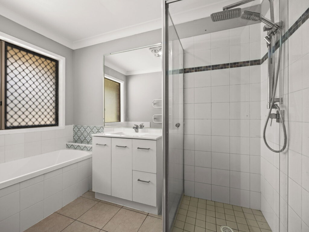 House-R2-4990186