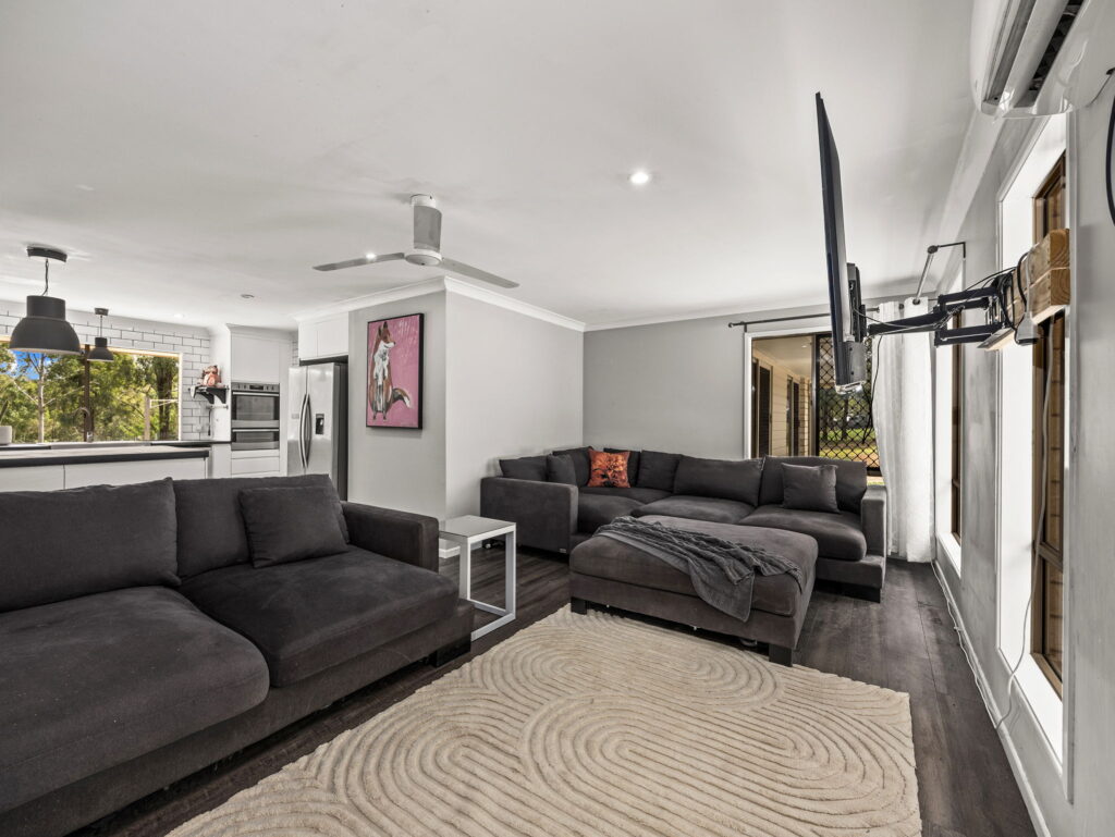 House-R2-4990186