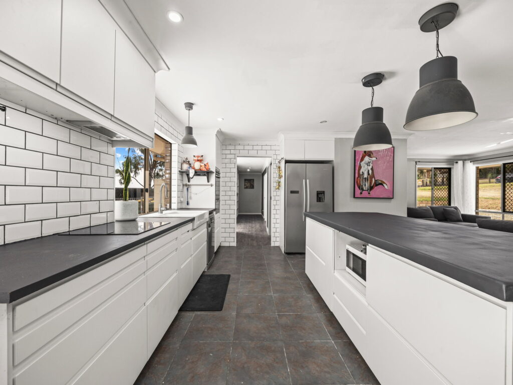 House-R2-4990186