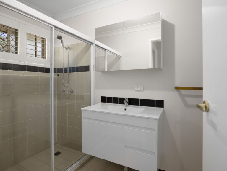 Unit-Goodna-QLD-R2-4990666