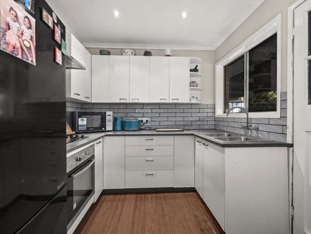 House-R2-4990808