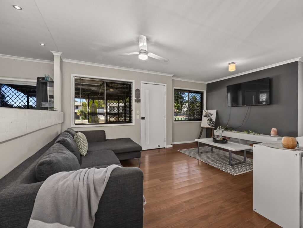 House-R2-4990808