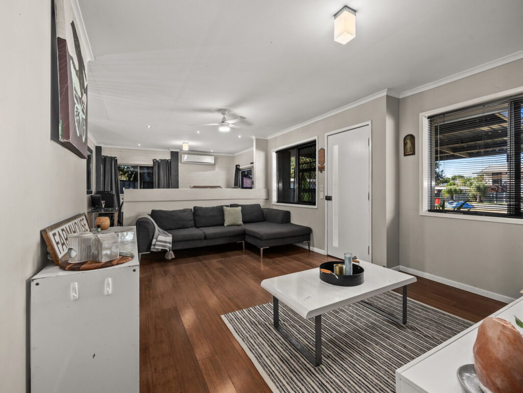 House-R2-4990808