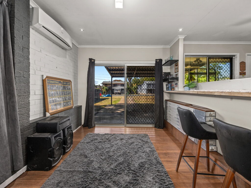 House-R2-4990808