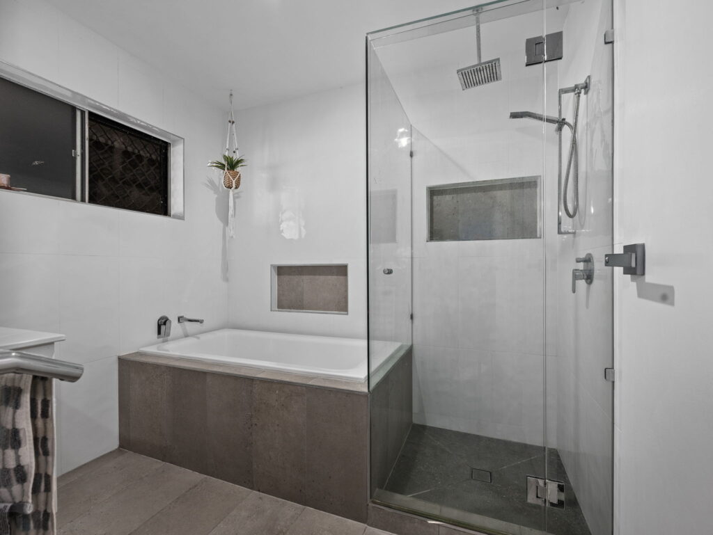 House-R2-4990808