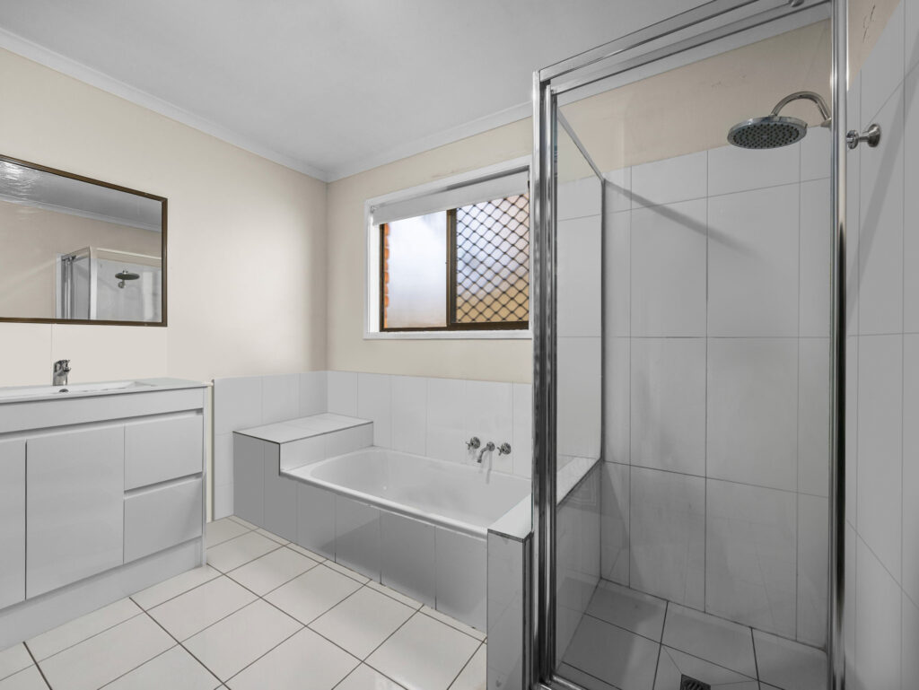 House-Redbank Plains-QLD-R2-4990869