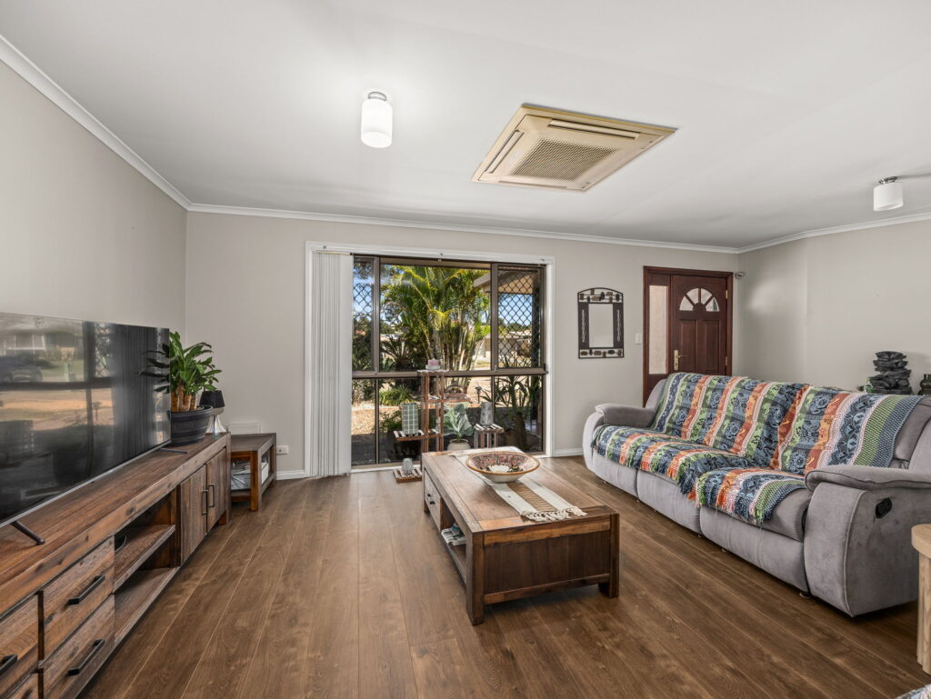 28 Burgess Street, Raceview, QLD 4305