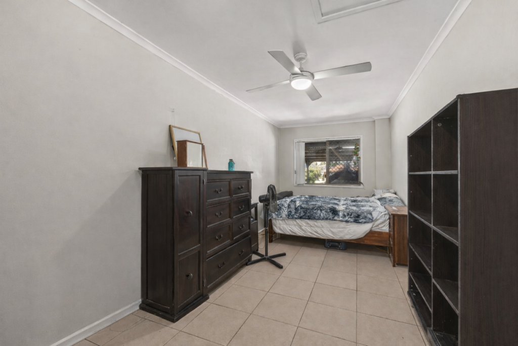 28 Burgess Street, Raceview, QLD 4305