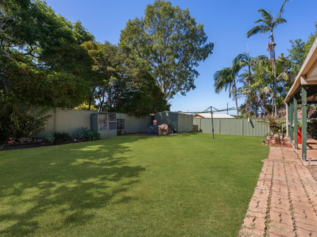 28 Burgess Street, Raceview, QLD 4305