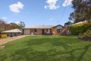 12 Dunns Avenue, Harrisville, QLD 4307