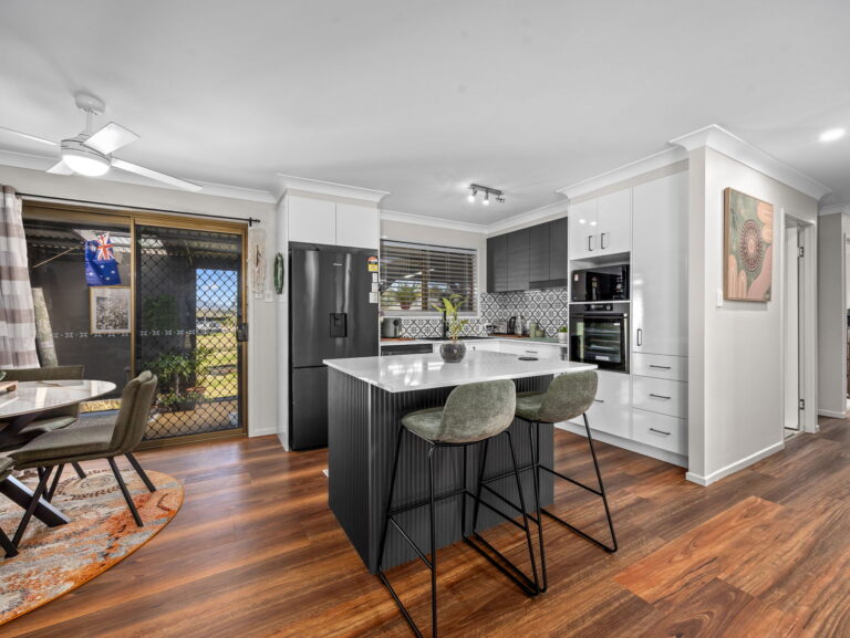12 Dunns Avenue, Harrisville, QLD 4307