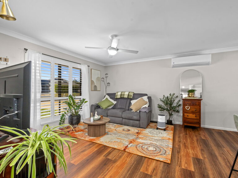 12 Dunns Avenue, Harrisville, QLD 4307