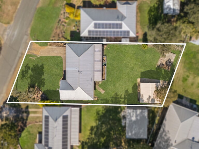 12 Dunns Avenue, Harrisville, QLD 4307