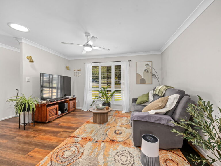 12 Dunns Avenue, Harrisville, QLD 4307