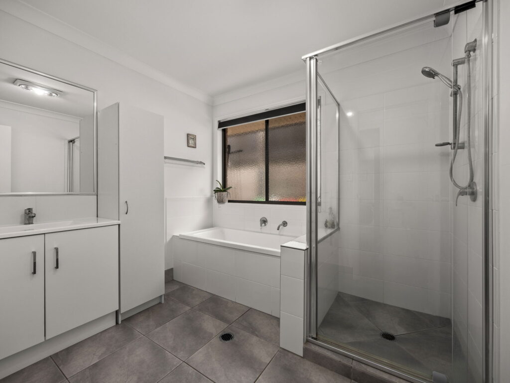 House-Deebing Heights-QLD-R2-5044763