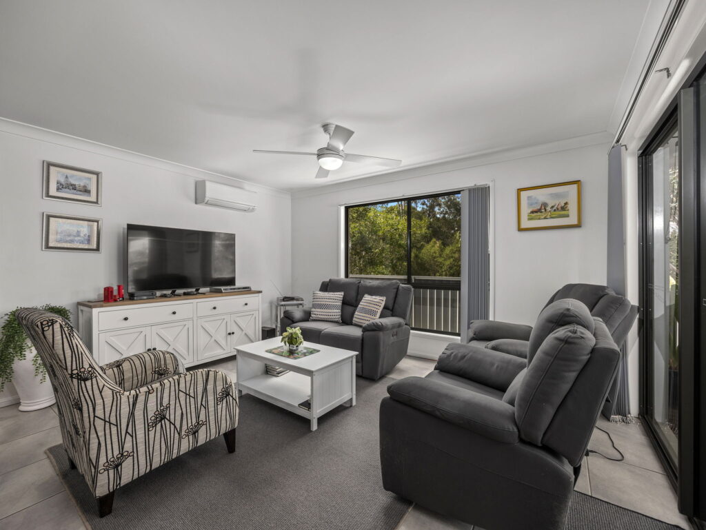 House-Deebing Heights-QLD-R2-5044763