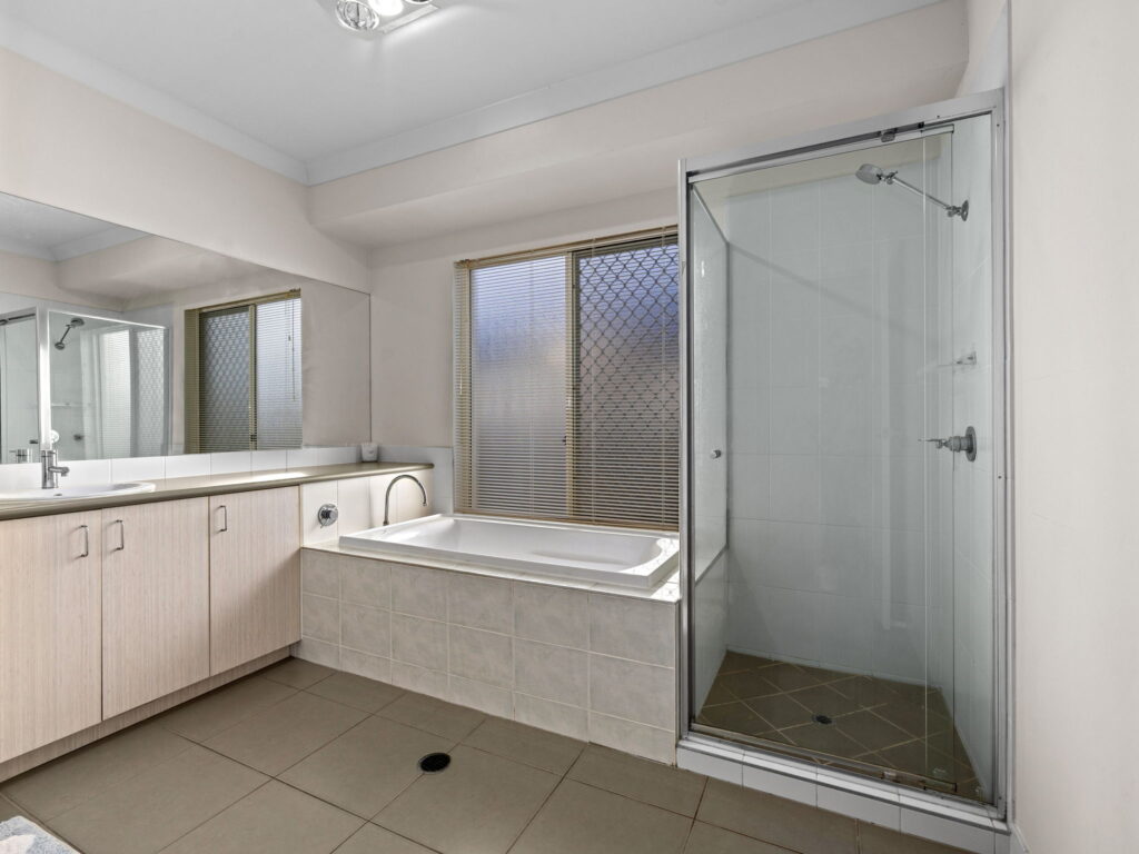 House-Redbank Plains-QLD-R2-5049894