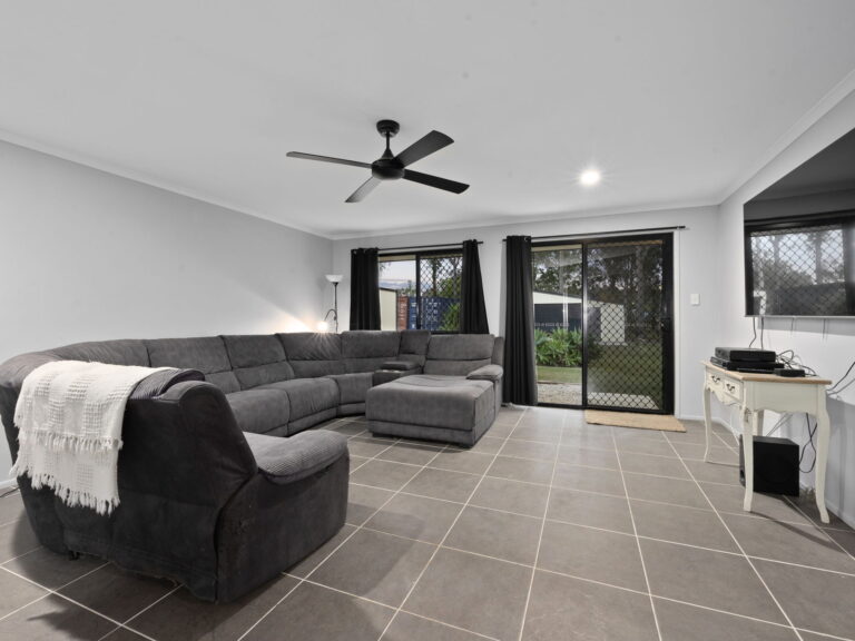 2-4 Kangaroo Close, Greenbank QLD 4124