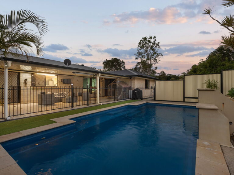 2-4 Kangaroo Close, Greenbank QLD 4124
