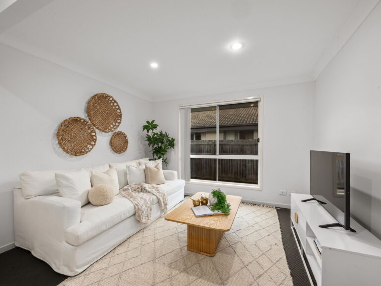 7A Cardena Drive, Augustine Heights QLD 4300