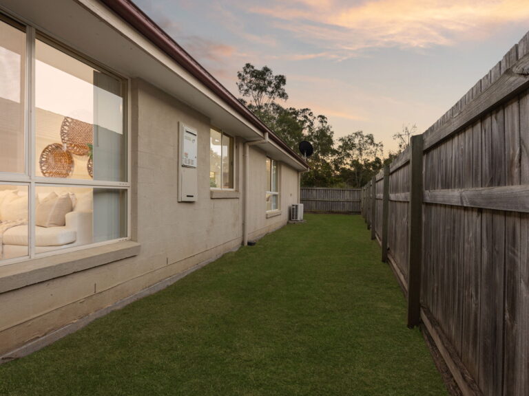 7A Cardena Drive, Augustine Heights QLD 4300