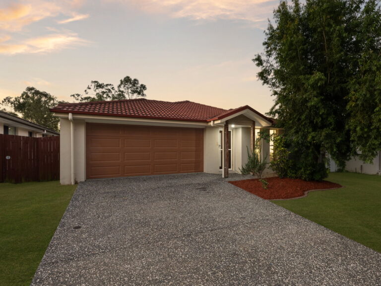 7A Cardena Drive, Augustine Heights QLD 4300