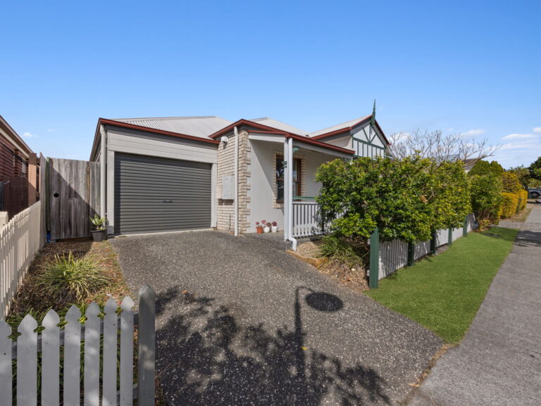 10 Hookes Terrace, Springfield Lakes, QLD 4300