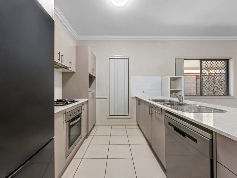 10 Hookes Terrace, Springfield Lakes, QLD 4300