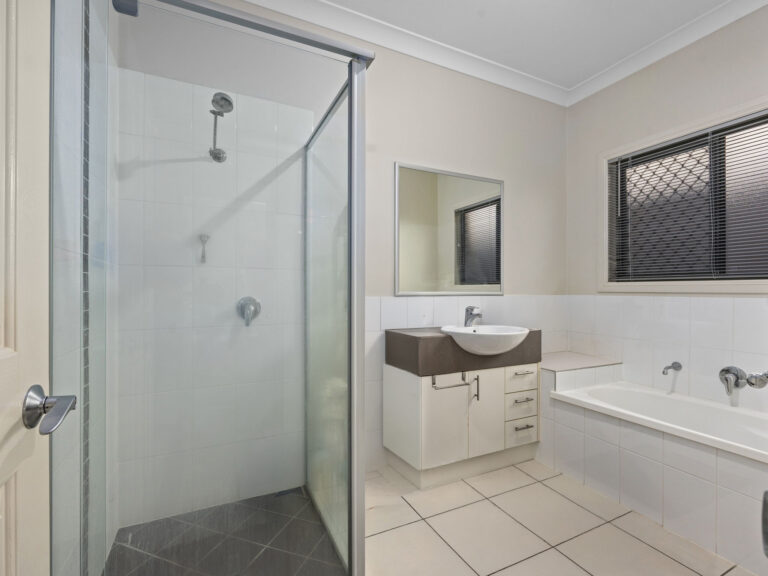 10 Hookes Terrace, Springfield Lakes, QLD 4300