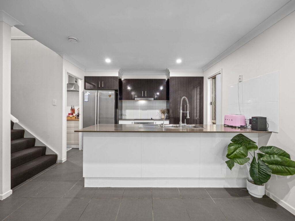 Townhouse-Doolandella-QLD-R2-5075818