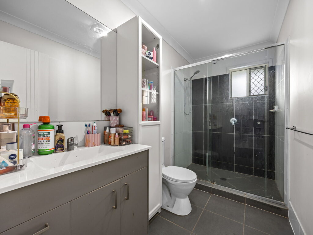 Townhouse-Doolandella-QLD-R2-5075818