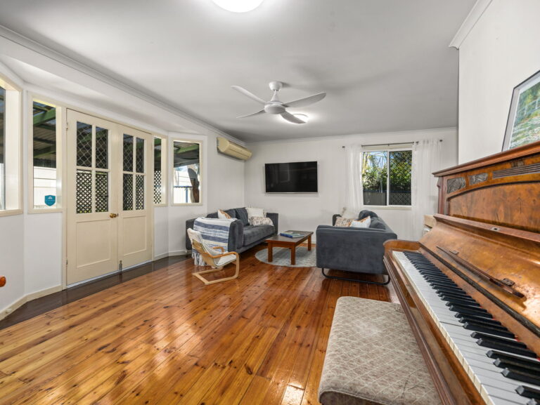 House-Darra-QLD-R2-5077102