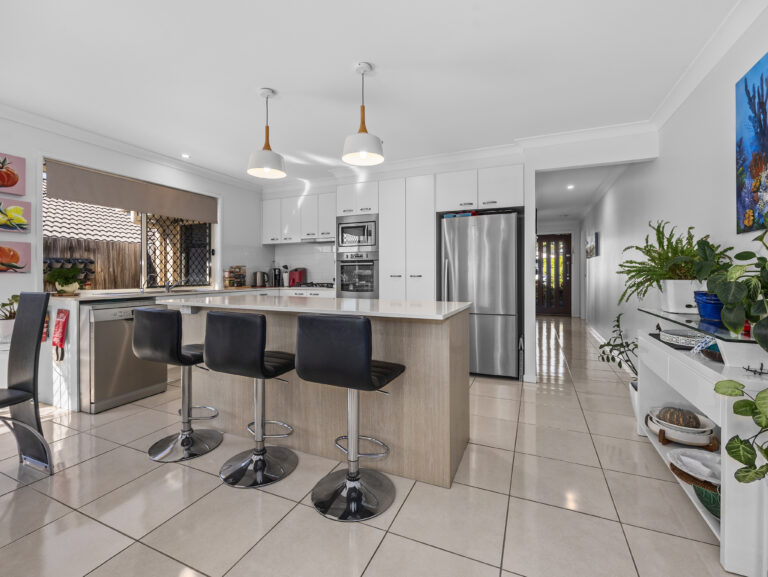 House-Deebing Heights-QLD-R2-5079748