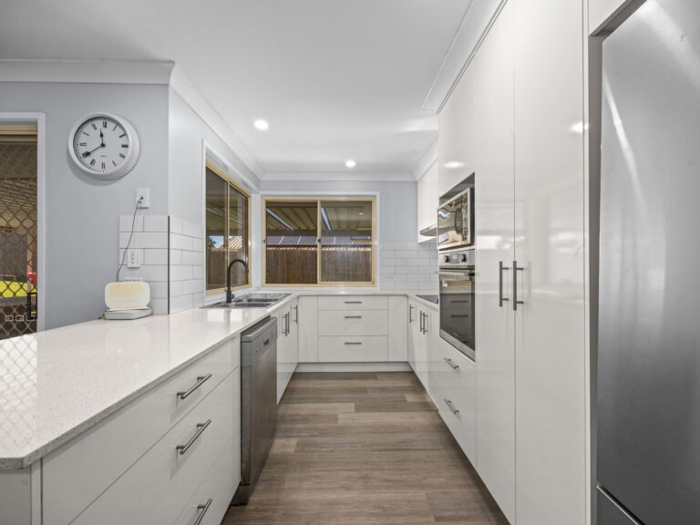 105 Equestrian Drive, Yamanto QLD 4305