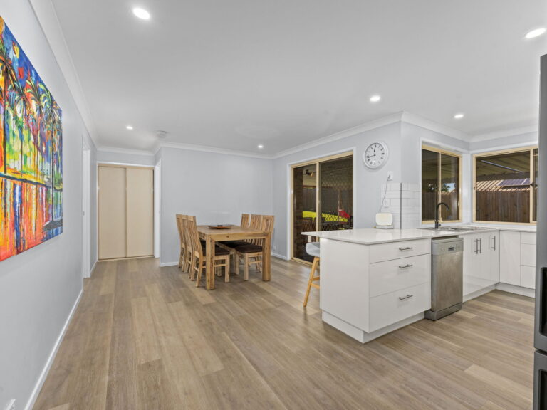 105 Equestrian Drive, Yamanto QLD 4305