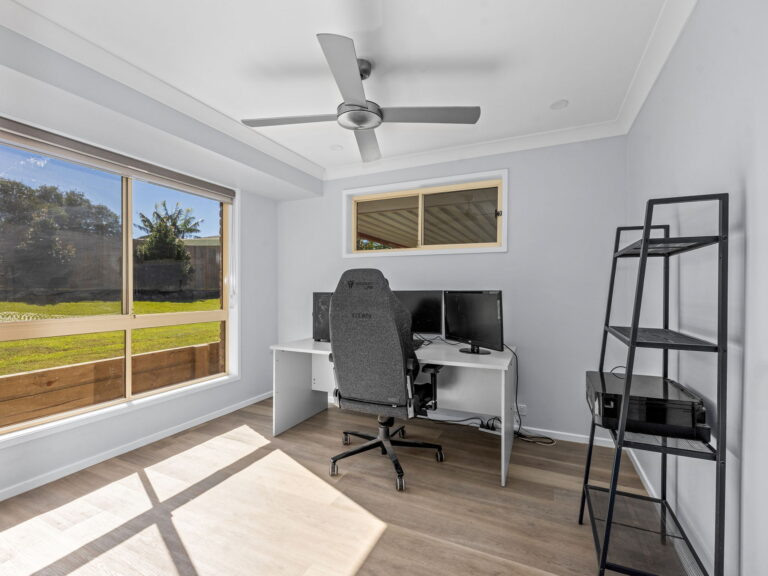 105 Equestrian Drive, Yamanto QLD 4305