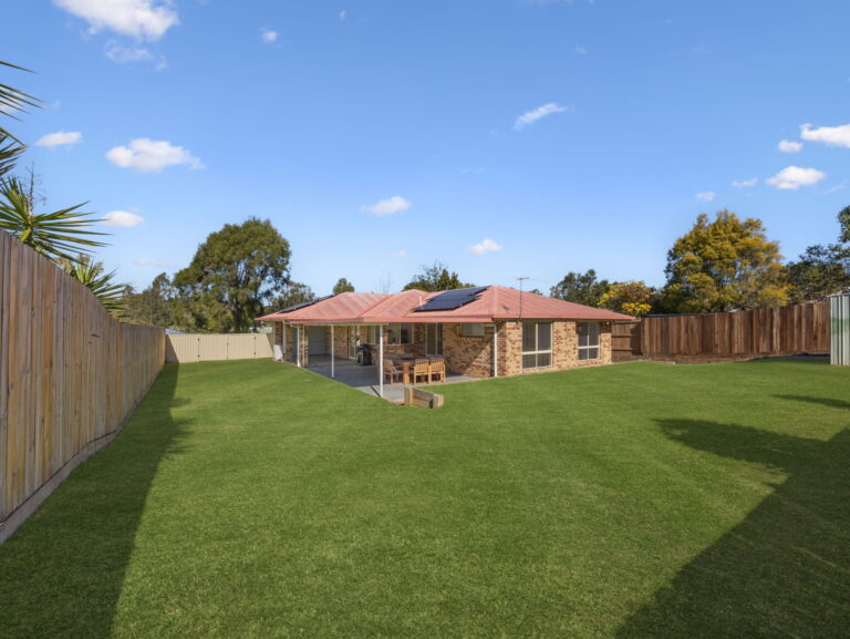 105 Equestrian Drive, Yamanto QLD 4305