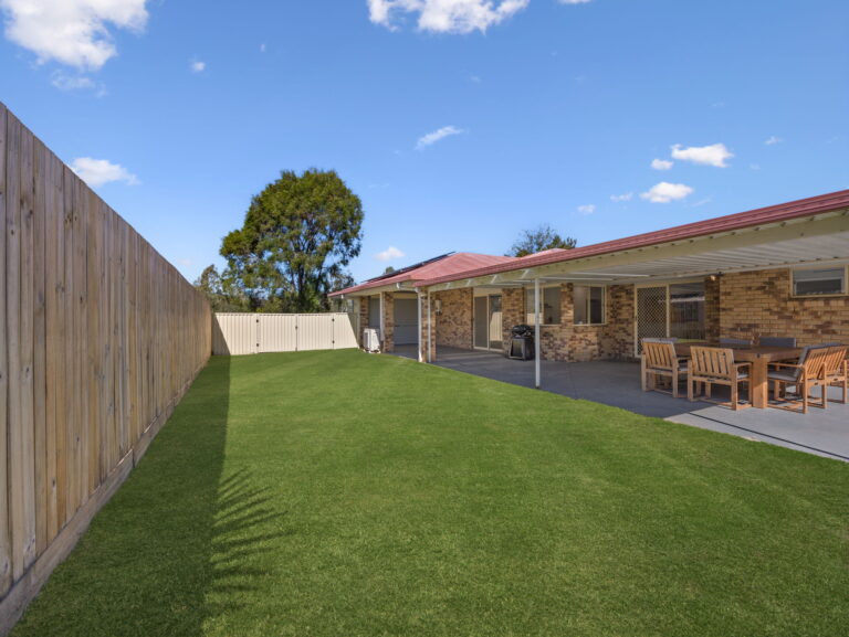 105 Equestrian Drive, Yamanto QLD 4305