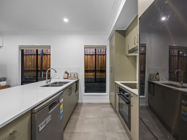 House-Deebing Heights-QLD-R2-5093545