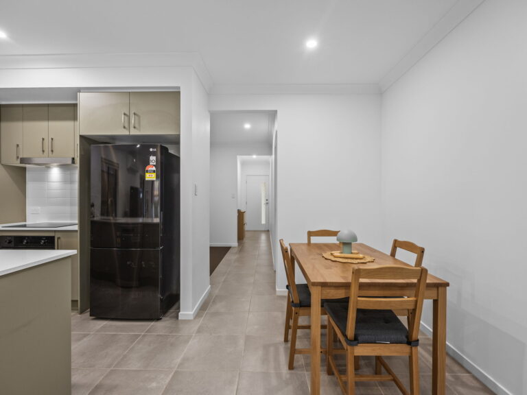 House-Deebing Heights-QLD-R2-5093545