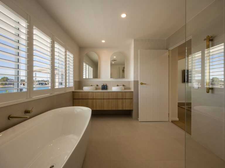 4 Linden Court, Palm Beach QLD 4221