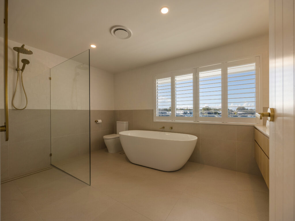 4 Linden Court, Palm Beach QLD 4221