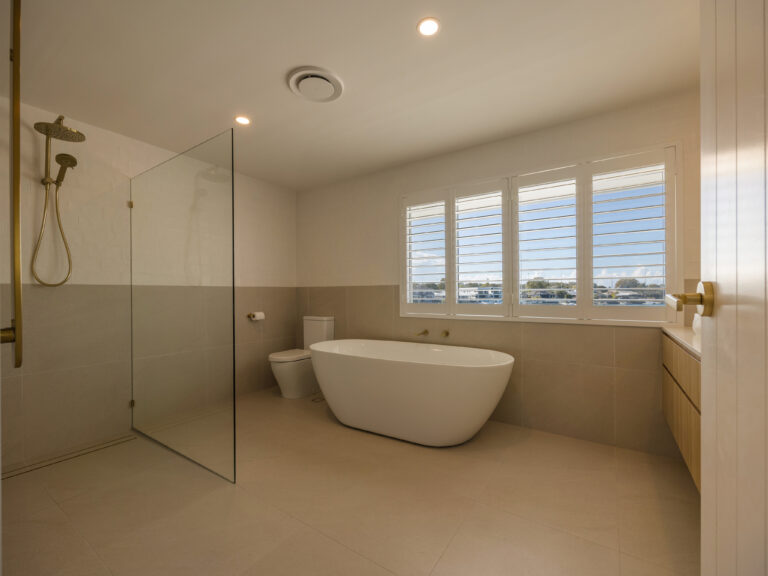 4 Linden Court, Palm Beach QLD 4221